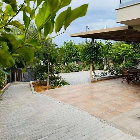 Gargarou Residences Kómboi Esterno foto