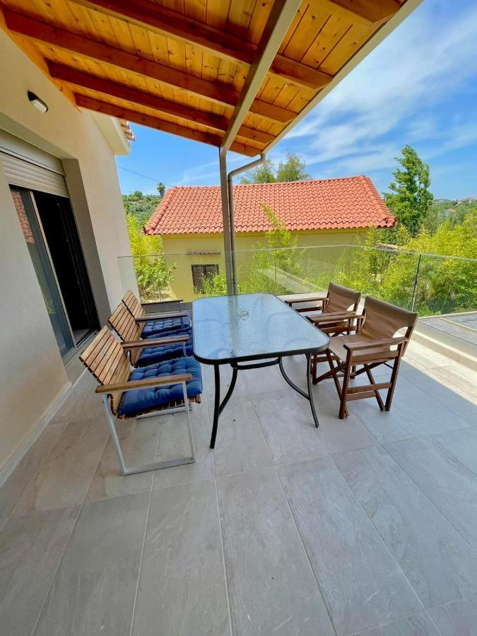 Gargarou Residences Kómboi Esterno foto